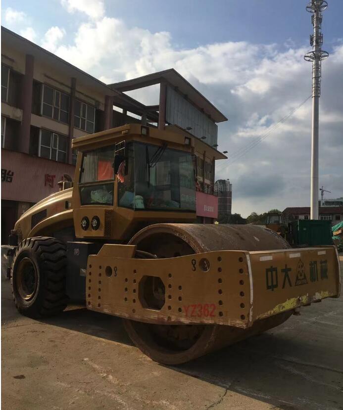 壓路機(jī)出租臺(tái)班