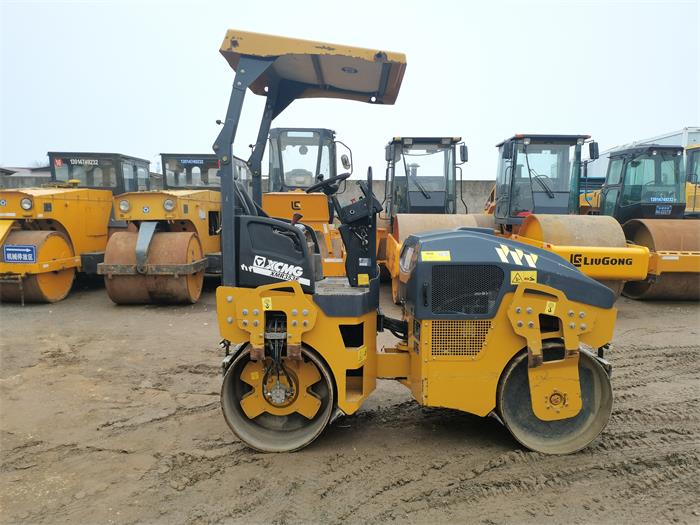 32噸壓路機案例